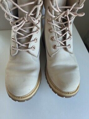 Women’s Lace-Up Leather Boots in Light Pink